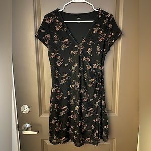 So Knee-length Black Floral Wrap Dress, Size Small